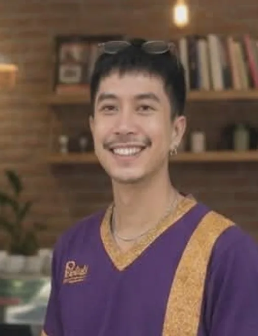 Nonthawat van Pakdi Thai Massage